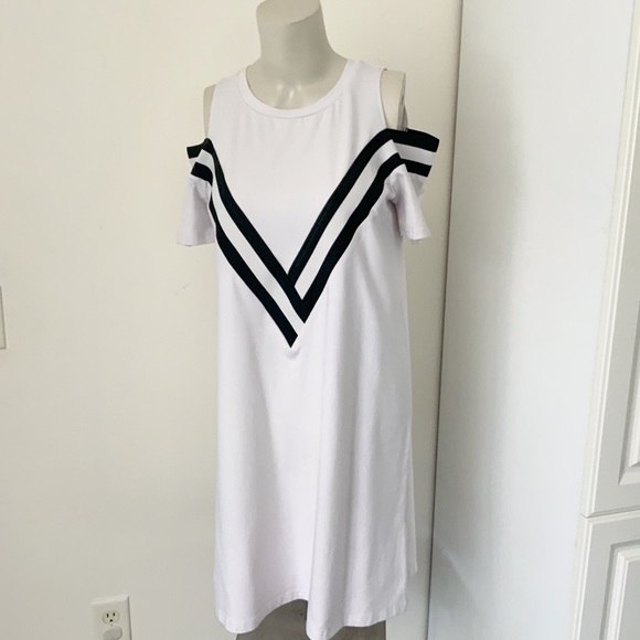 H&M | White V Stripe Cold Shoulder Shift Dress - Picture 4 of 6